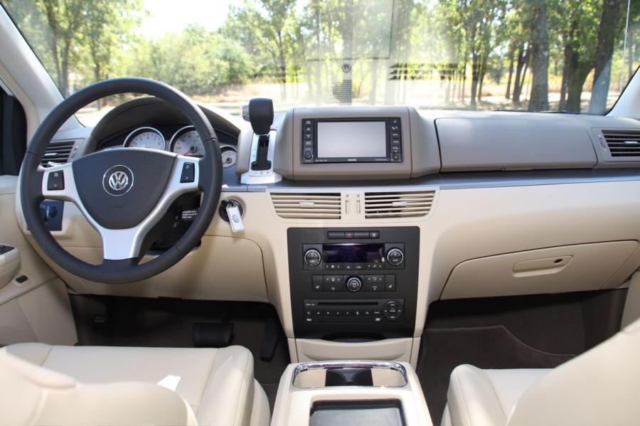  Volkswagen Routan 2009 года  (фото 55 из 80)